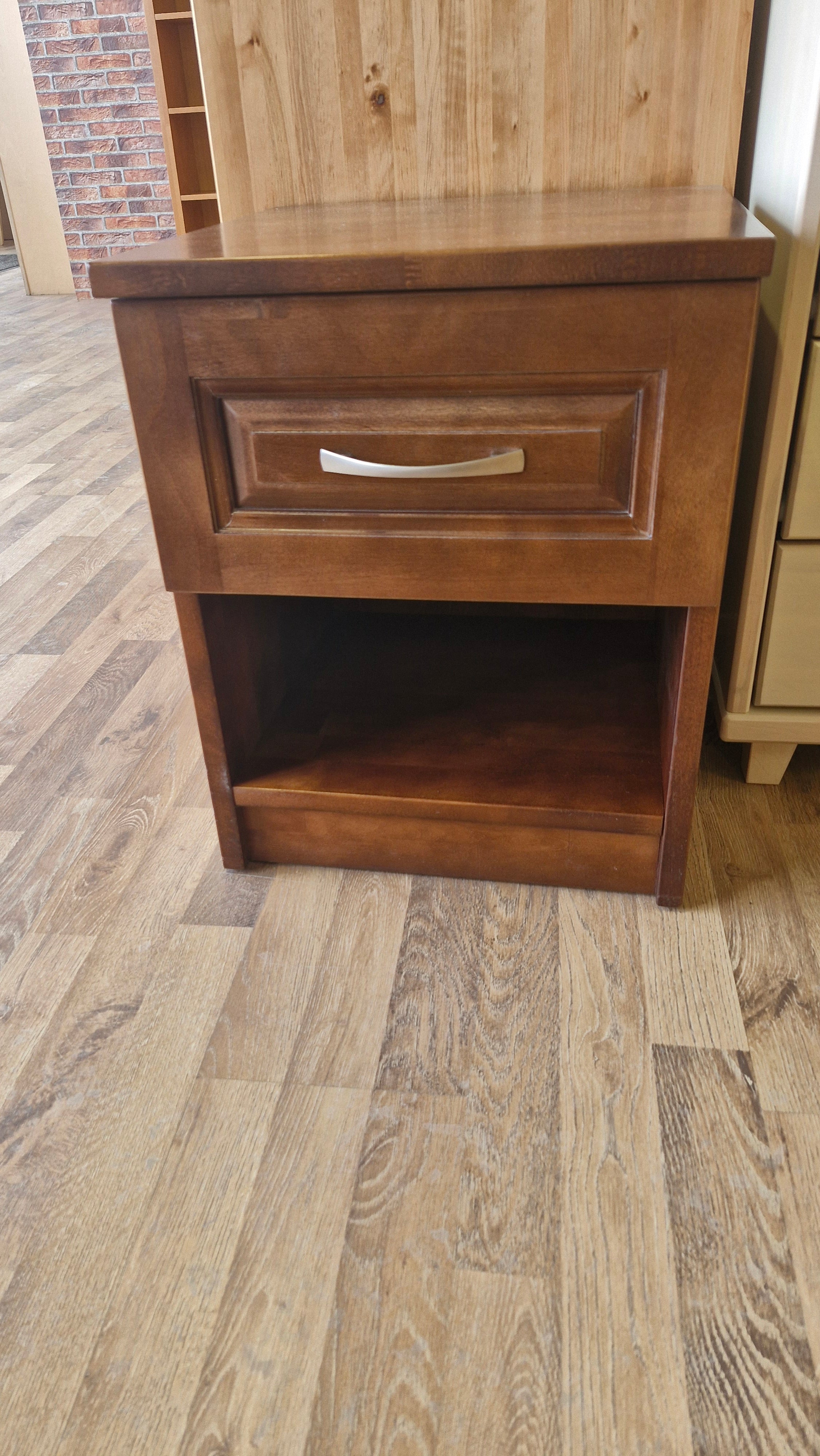 ANNABEL ÖÖKAPP 1 SAHTELI JA 1 RIIULIGA, KASK PÄHLIPEITSIGA -40% TARTU