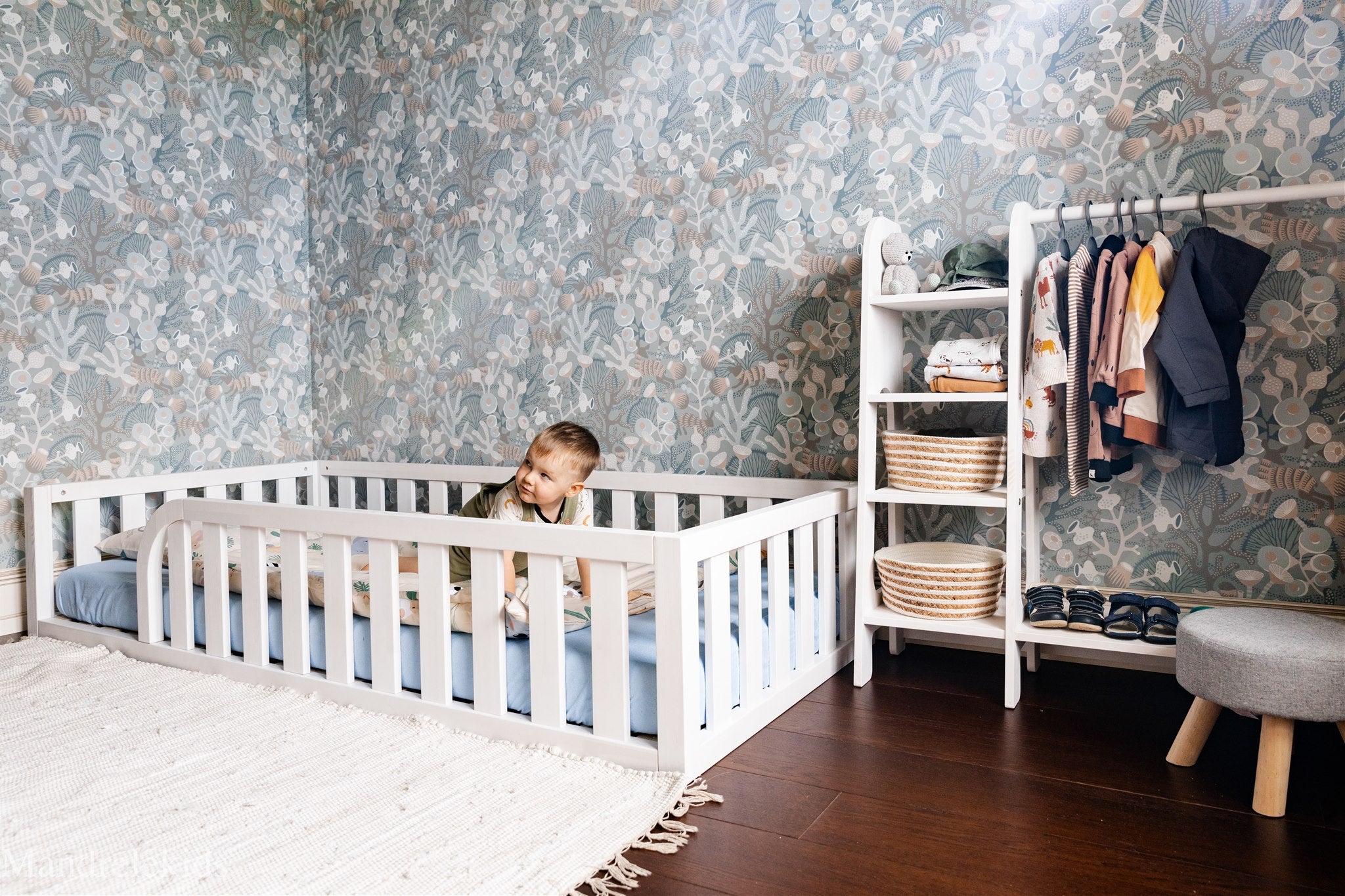 Laste põrandavoodi kandiline nurk, ümara avaga ühelt poolt LARA4