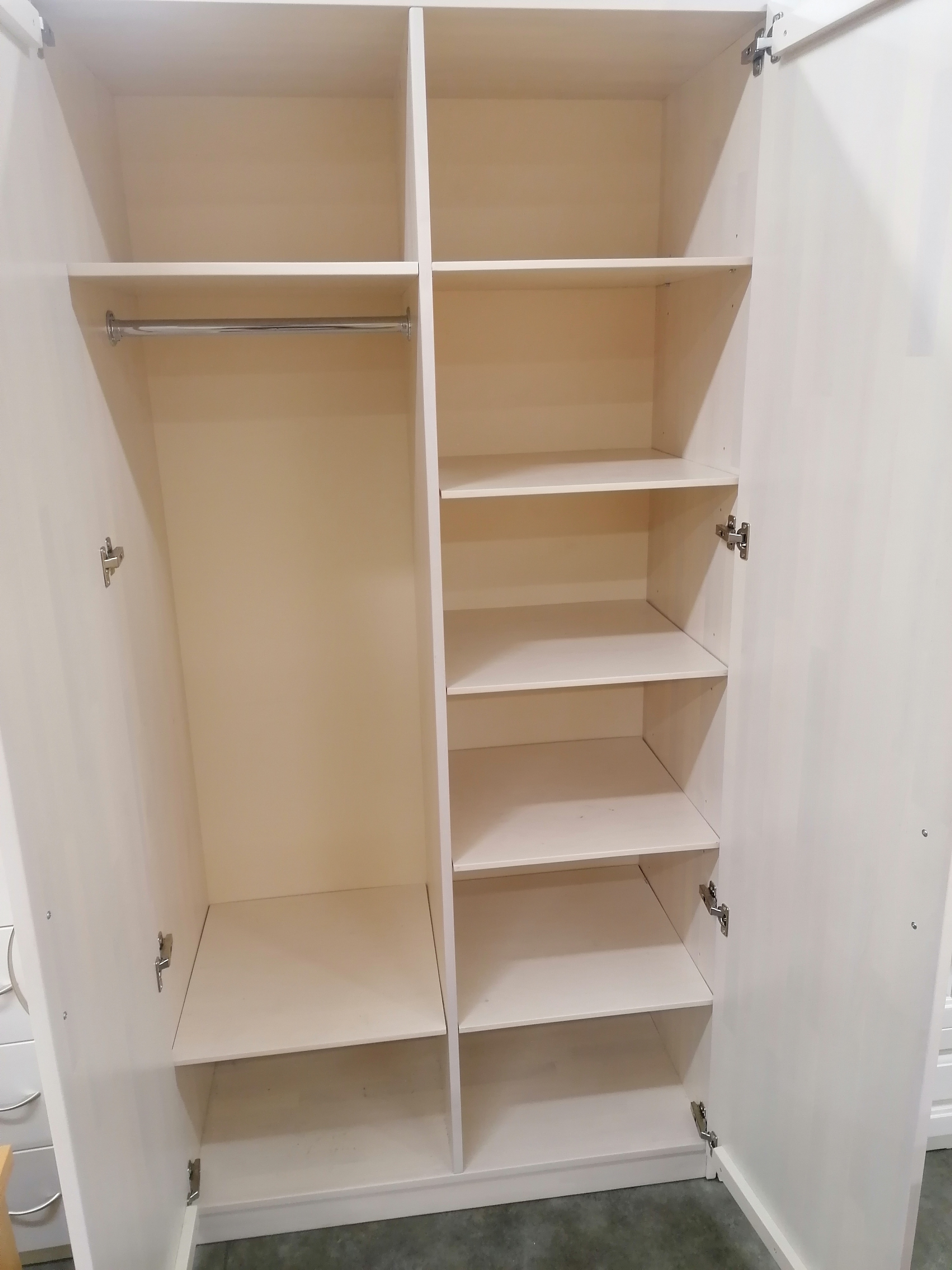 Renar Riidekapp 2 uksega - Unolik