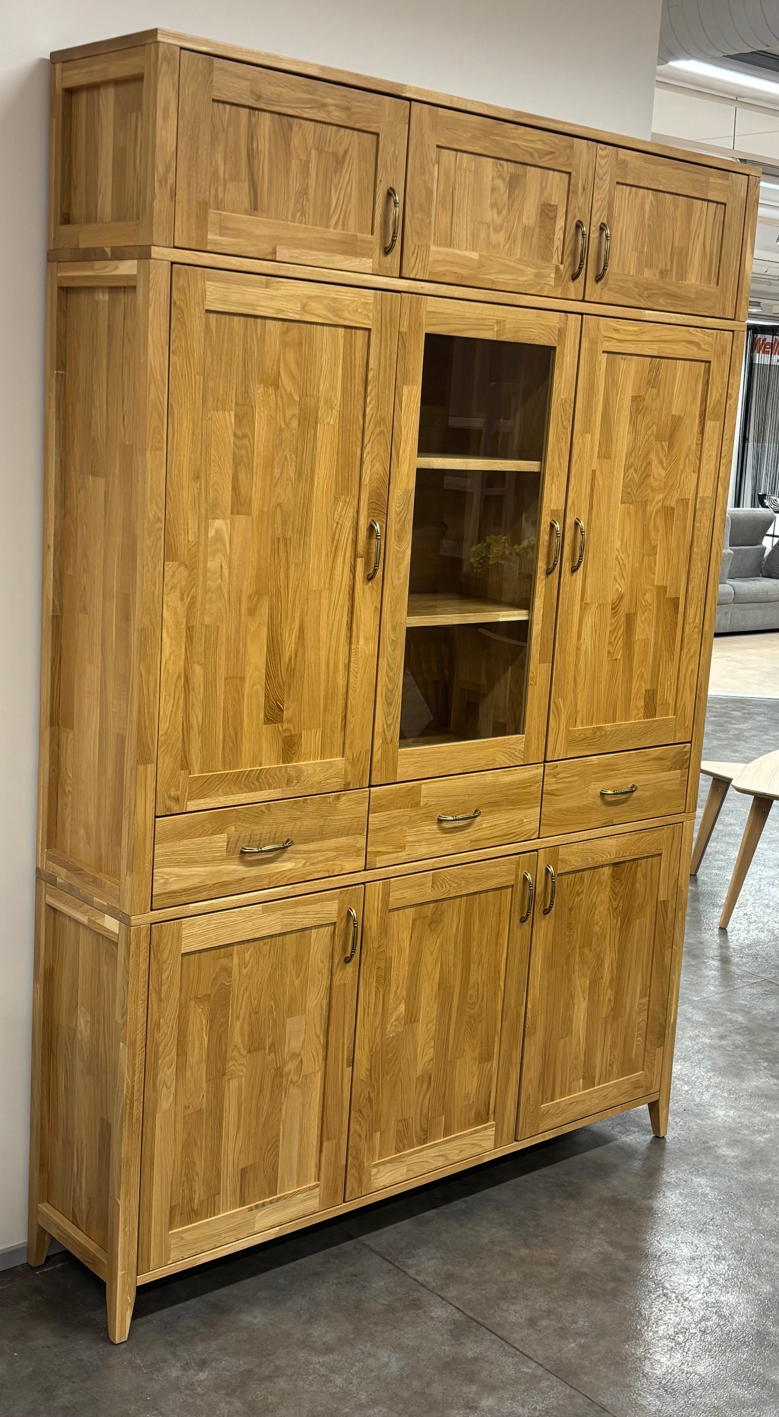 VITRIIN TAMMEST KÕRGE -25% TALLINN