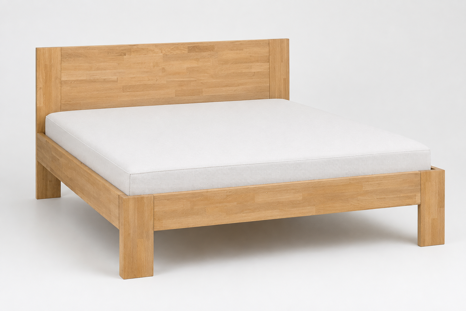 Lauma D025 tammepuidust voodi 90 cm paneelpeatsi ja madala jalutsiga