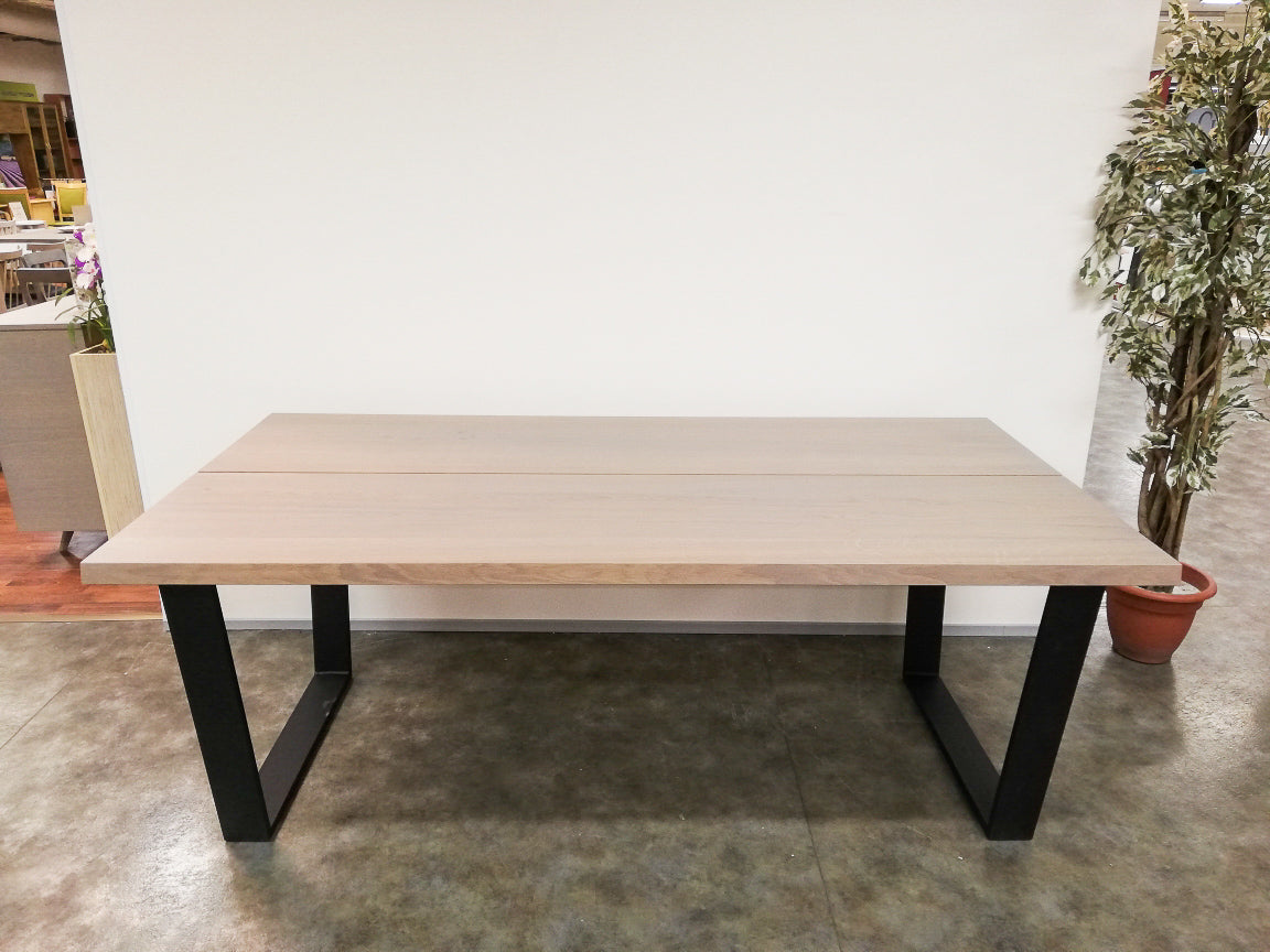Solid tammepuidust laud metalljalgadega 200–250 cm