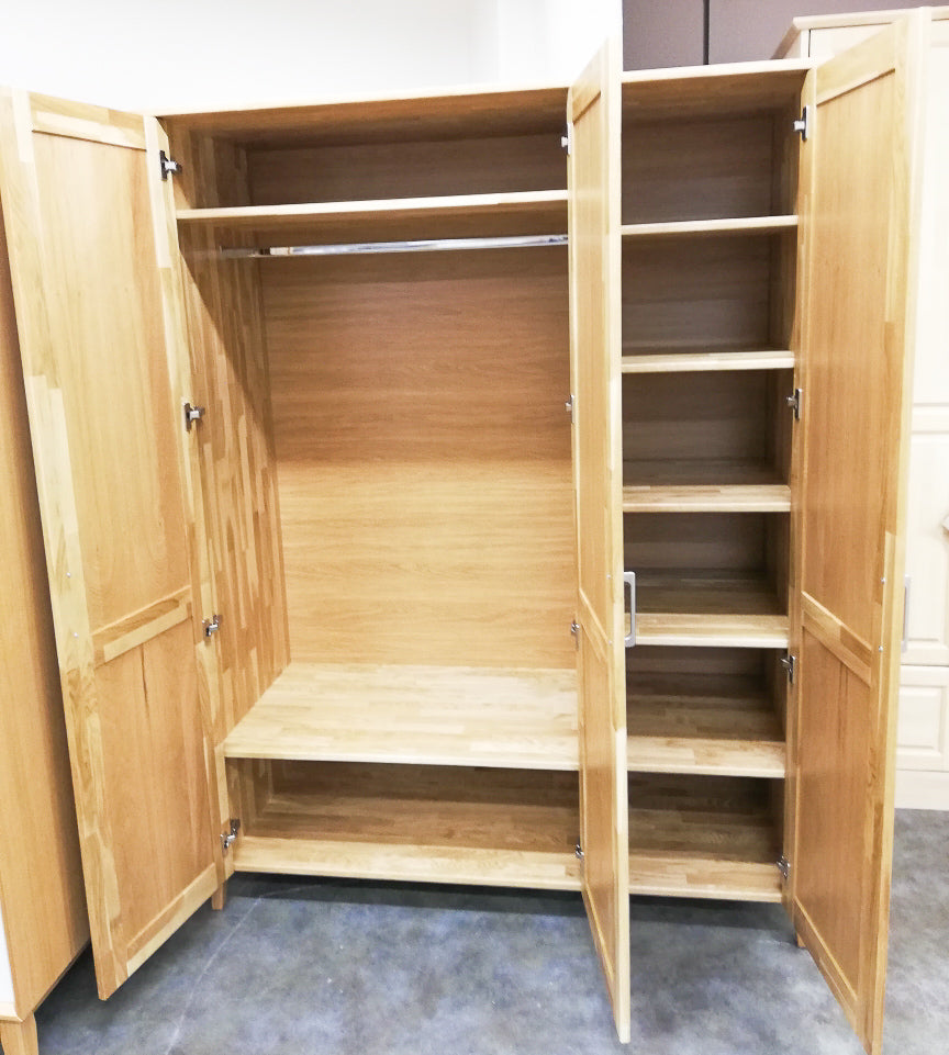 Lauma riidekapp tamm 3 uksega